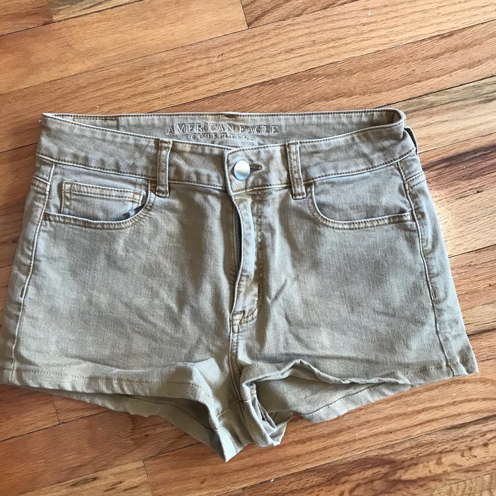 American Eagle khaki short